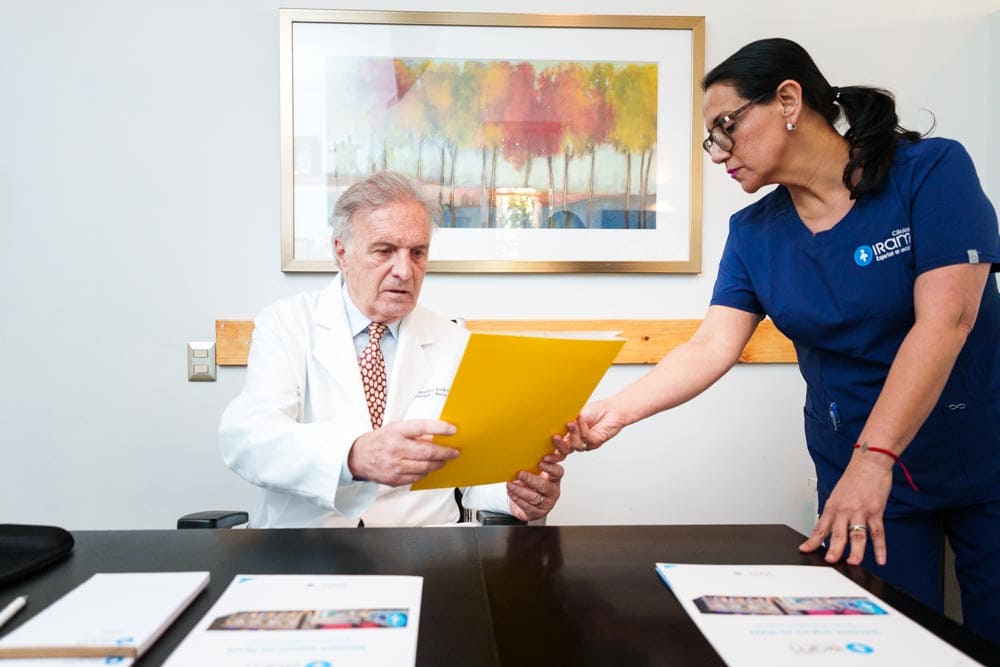 Derivación médica para tratamiento oncológico